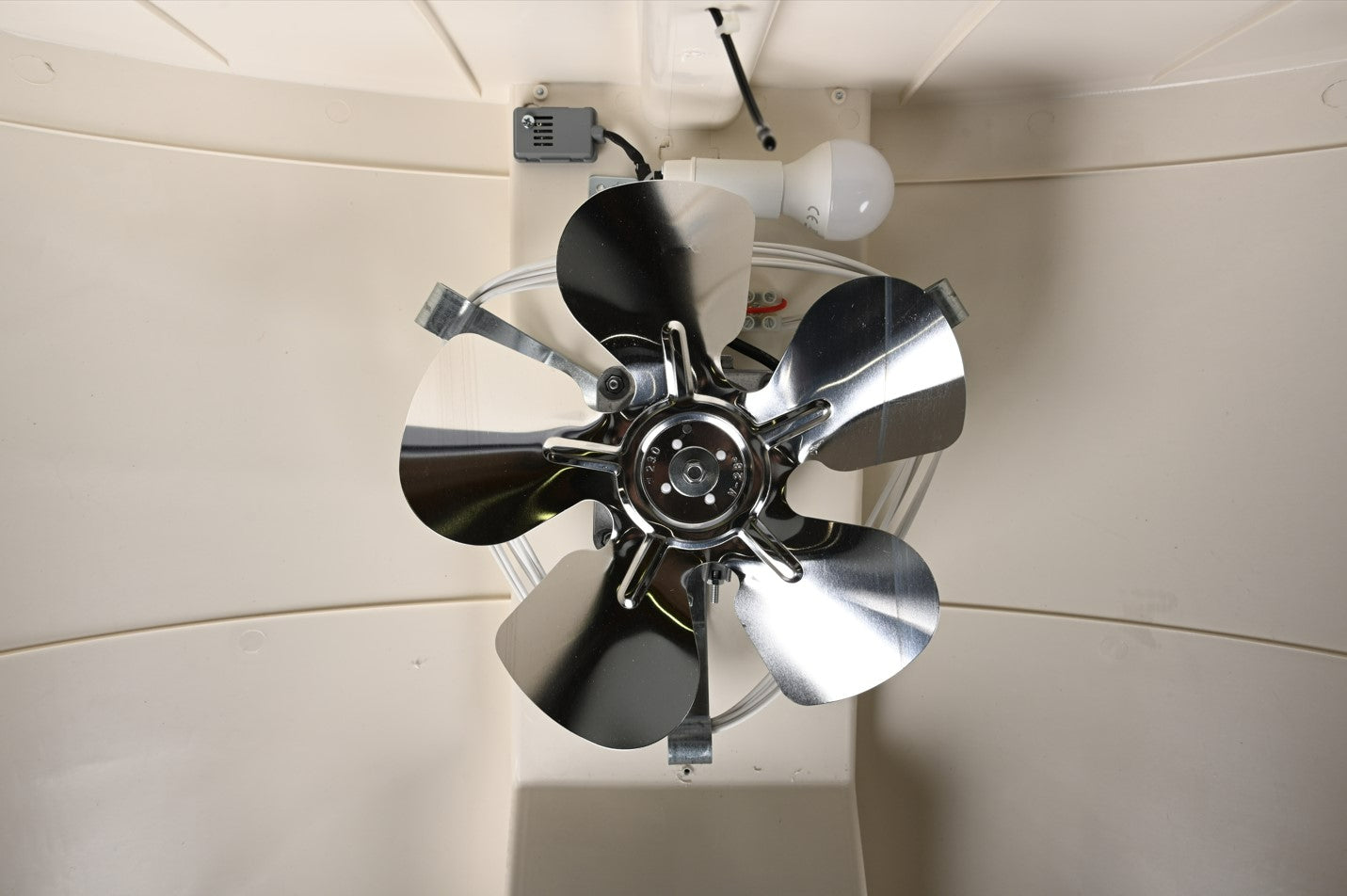 Incubatrice Fiem Cosmo Mini Lcd | 70 Uova