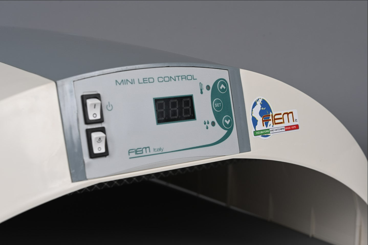 Incubatrice Fiem Cosmo Mini Lcd | 70 Uova