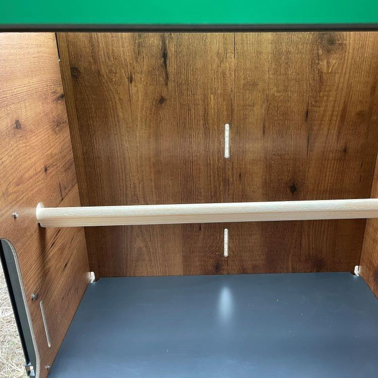 Pollaio per Galline Modello Moroseta L | In Laminato Plastico