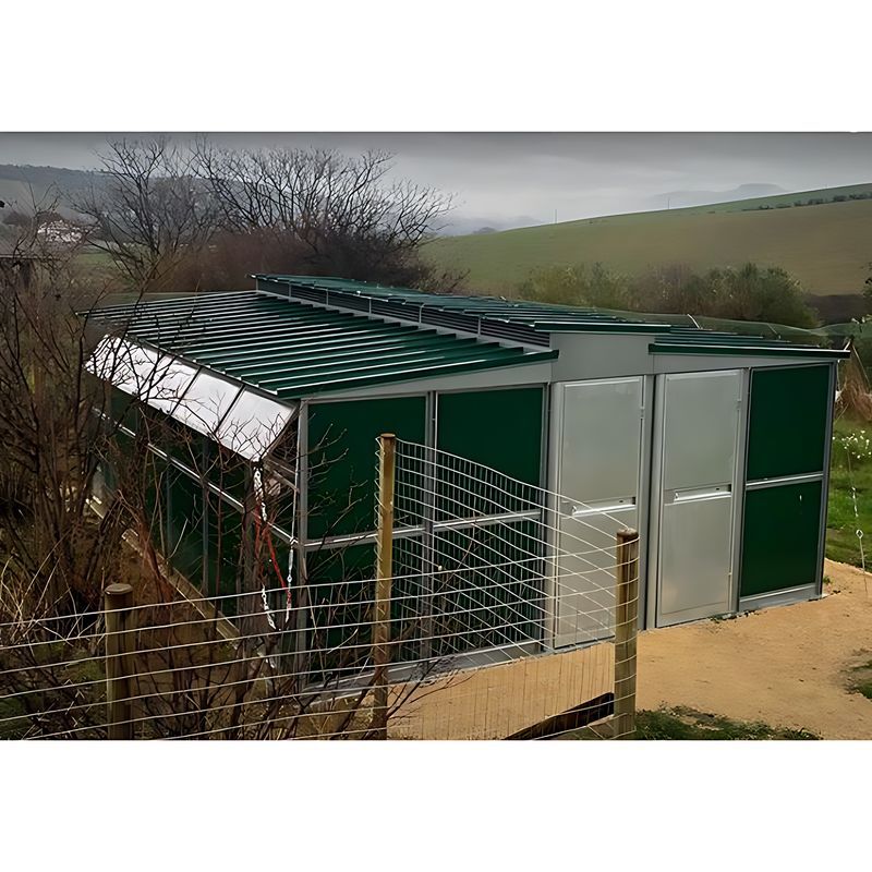 Schlüsselfertige Hühnerhaltung für 250 raubtiersichere Hühner | Beratung, Ausrüstung, Hühner