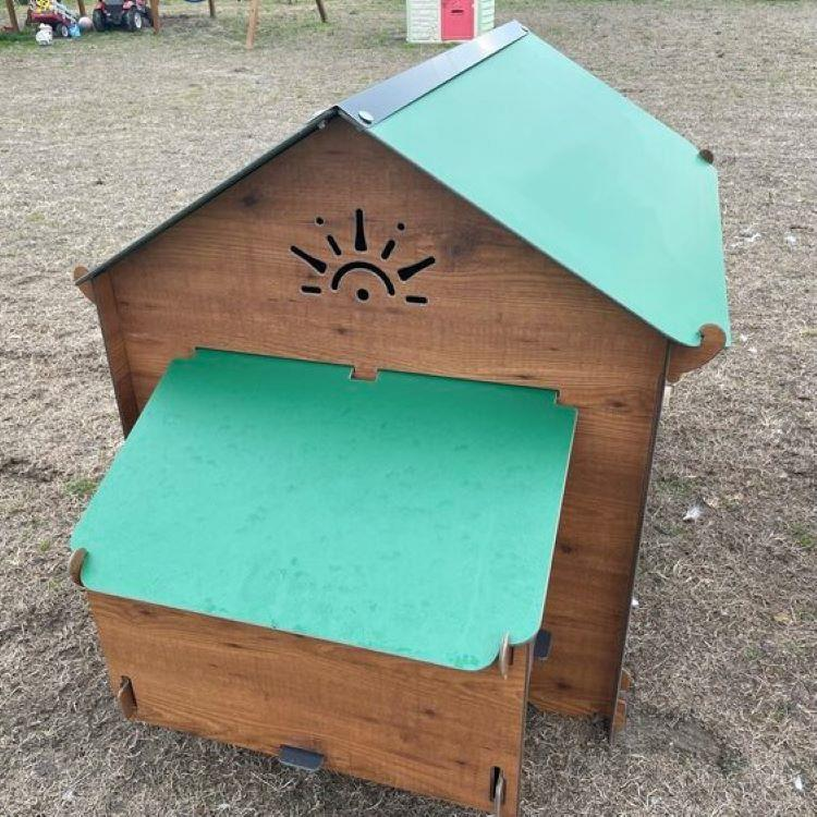 Pollaio rialzato per Galline Modello Marans M Con Porta Anti Predatore | In Laminato Plastico